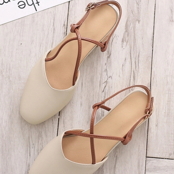 [SOLD] Beautiful Beige Faux Leather Heeled Sandals - Picture 3 of 4